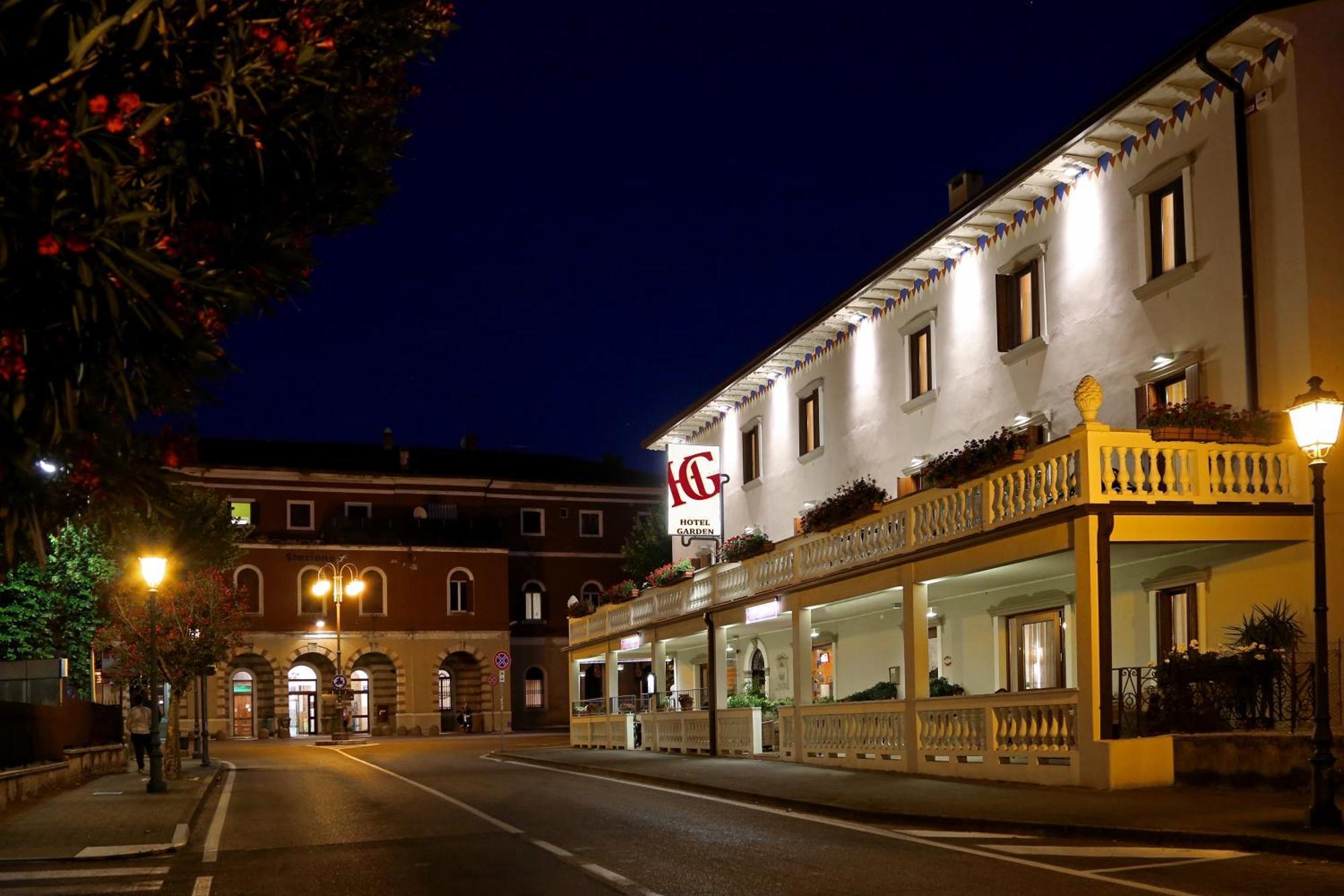 Hotel Garden Peschiera del Garda Buitenkant foto